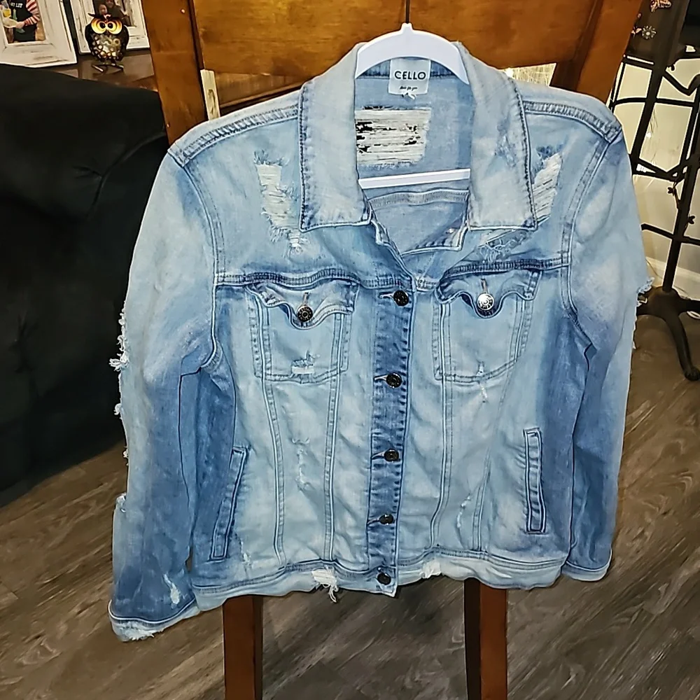 Cello Light Blue Denim Jacket. Womens, Great condition, distressed, sz Med